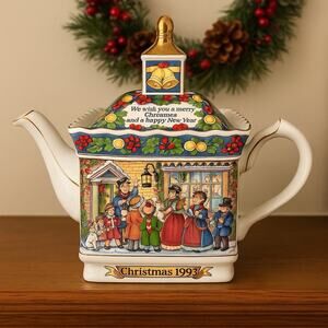 Sadler A Christmas Carol Teapot 1993 Square England Carolers Holiday Gold Trim
